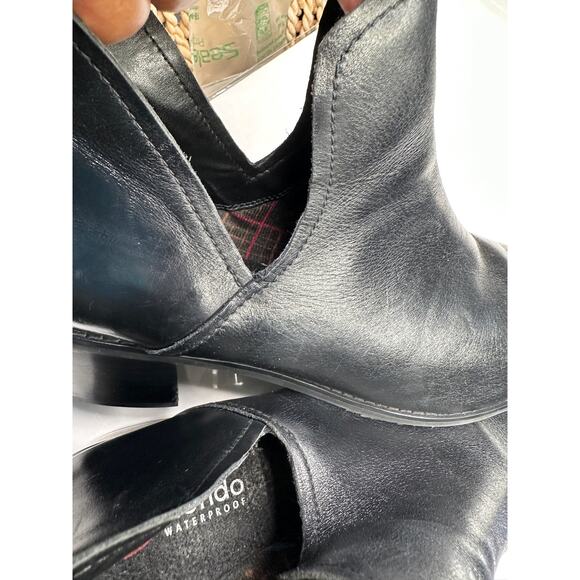 Blondo Black Waterproof Booties - 12M - Picture 13 of 16
